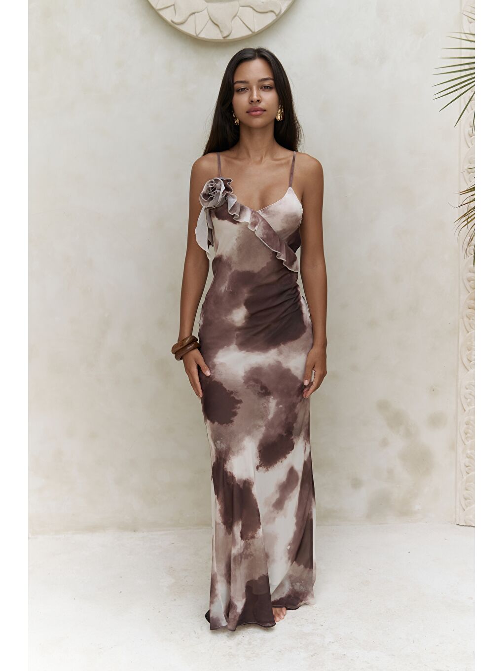 Kahverengi Purtyas Fırfır Detaylı Kahve Uzun Elbise-4