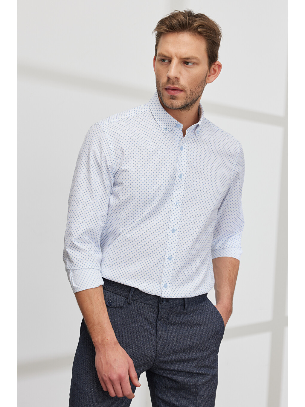Erkek Beyaz-mavi Slim Fit Dar Kesim Düğmeli Yaka Pamuklu Baskılı Gömlek-2