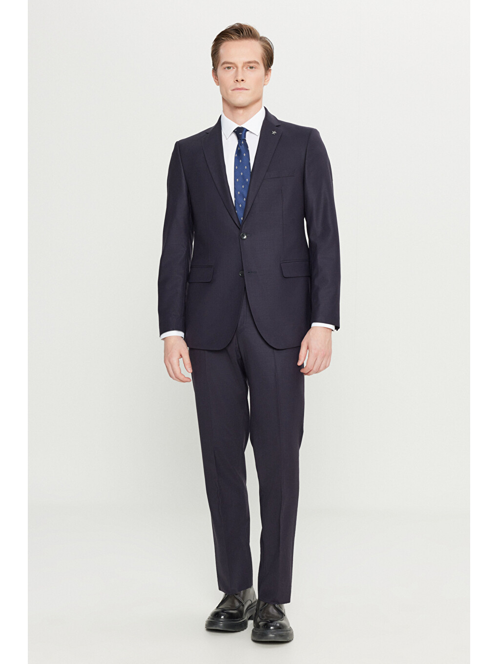 Erkek Lacivert Yünlü Slim Fit Dar Kesim Mono Yaka Kapak Cepli Takım Elbise-3
