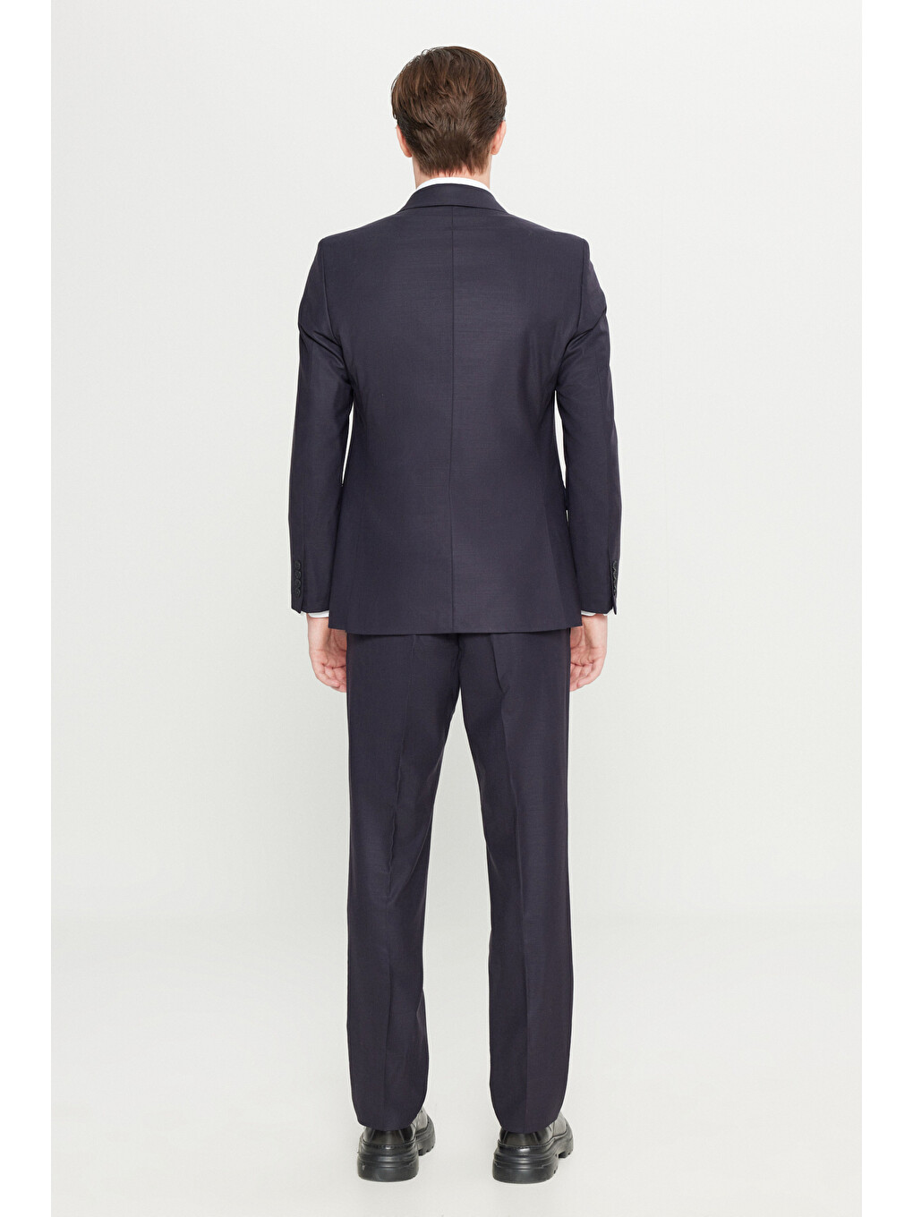 Erkek Lacivert Yünlü Slim Fit Dar Kesim Mono Yaka Kapak Cepli Takım Elbise-6