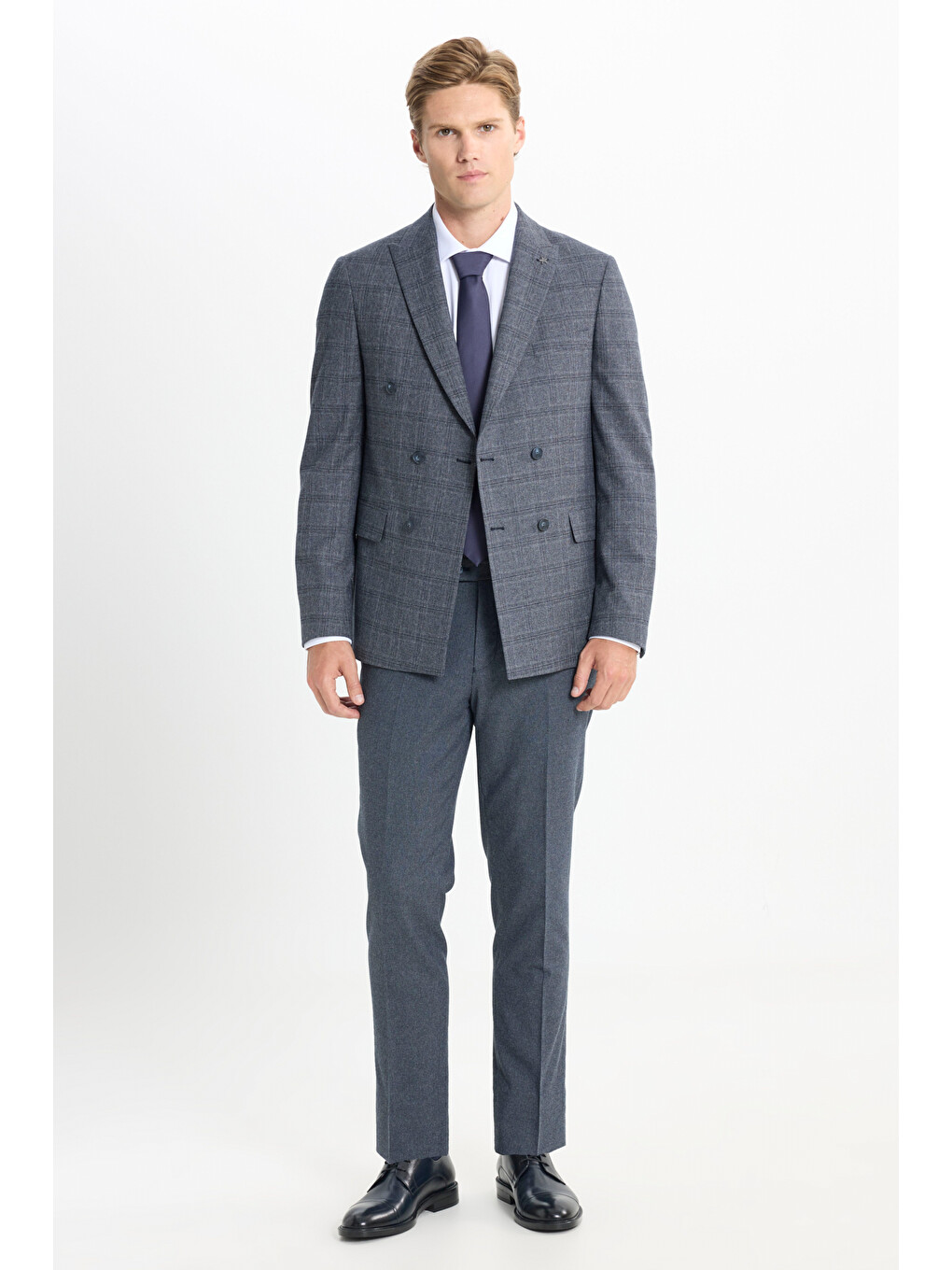 Erkek Koyu Gri Slim Fit Dar Kesim Kırlangıç Yaka Kareli Kapak Cepli Esnek Takım Elbise-1