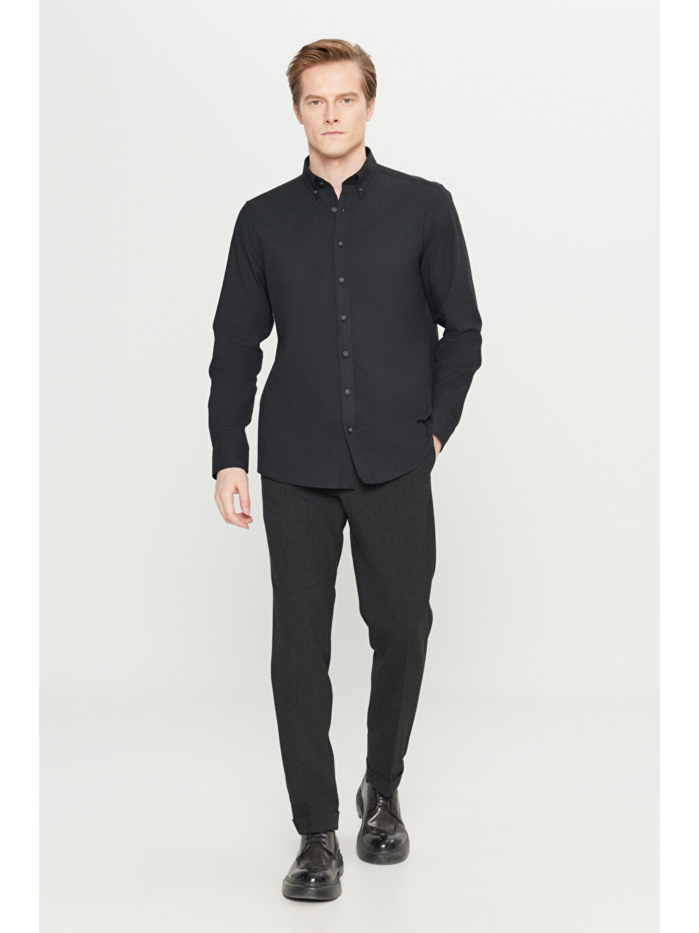 Erkek Siyah Pamuklu Slim Fit Dar Kesim Düğmeli Yaka Diagonal Desenli Flanel Gömlek-1