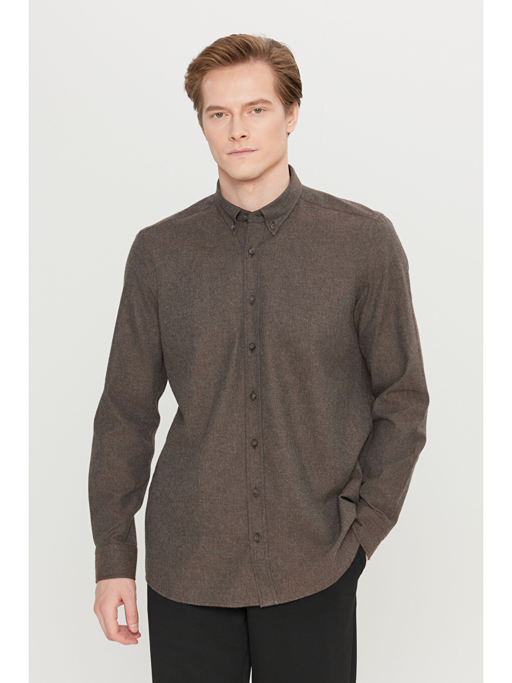Erkek Kahverengi Pamuklu Slim Fit Dar Kesim Düğmeli Yaka Diagonal Desenli Flanel Gömlek