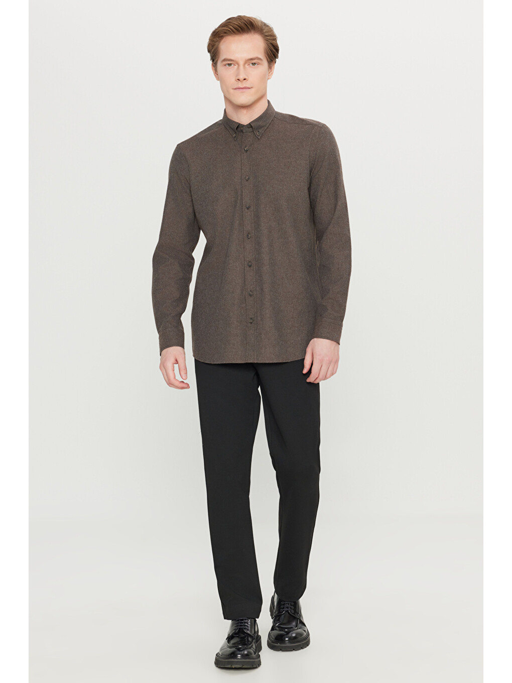 Erkek Kahverengi Pamuklu Slim Fit Dar Kesim Düğmeli Yaka Diagonal Desenli Flanel Gömlek-1