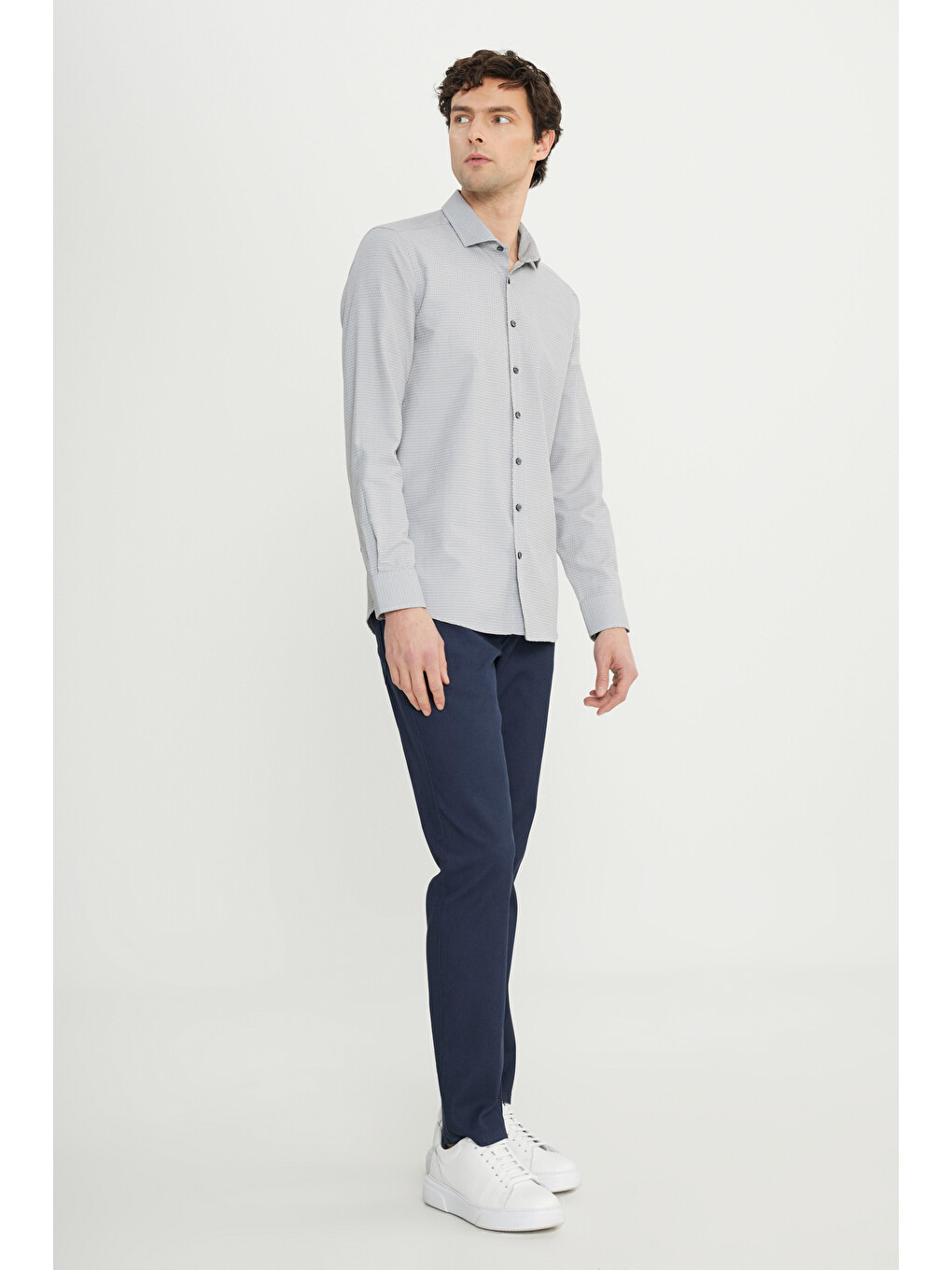 Erkek Gri Pamuklu Oxford Slim Fit Dar Kesim Küçük İtalyan Yaka Armürlü Gömlek-1