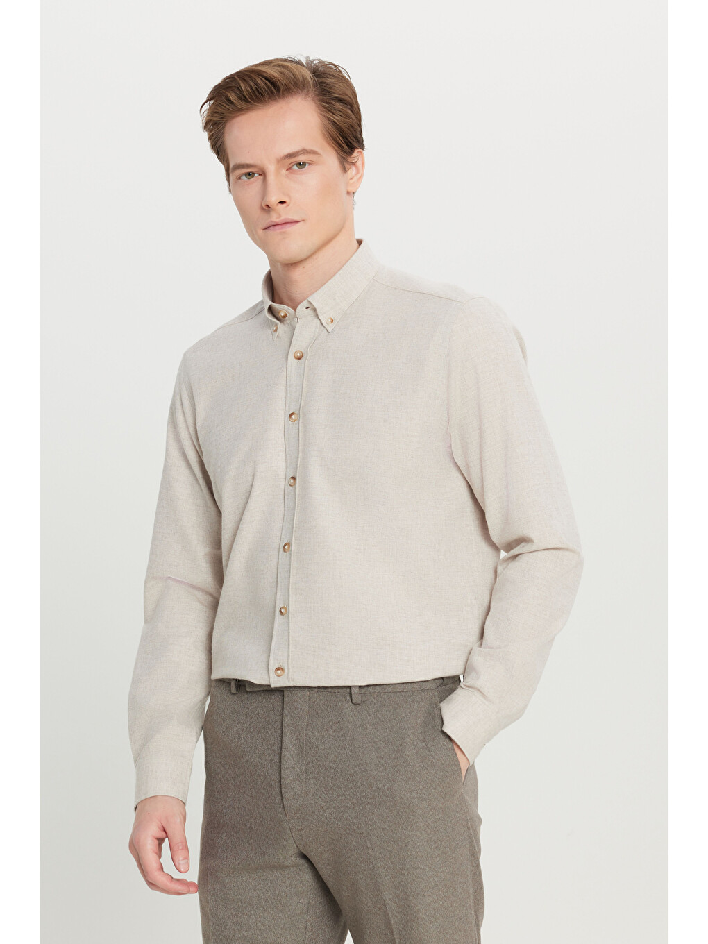 Erkek Bej Pamuklu Slim Fit Dar Kesim Düğmeli Yaka Diagonal Desenli Flanel Gömlek