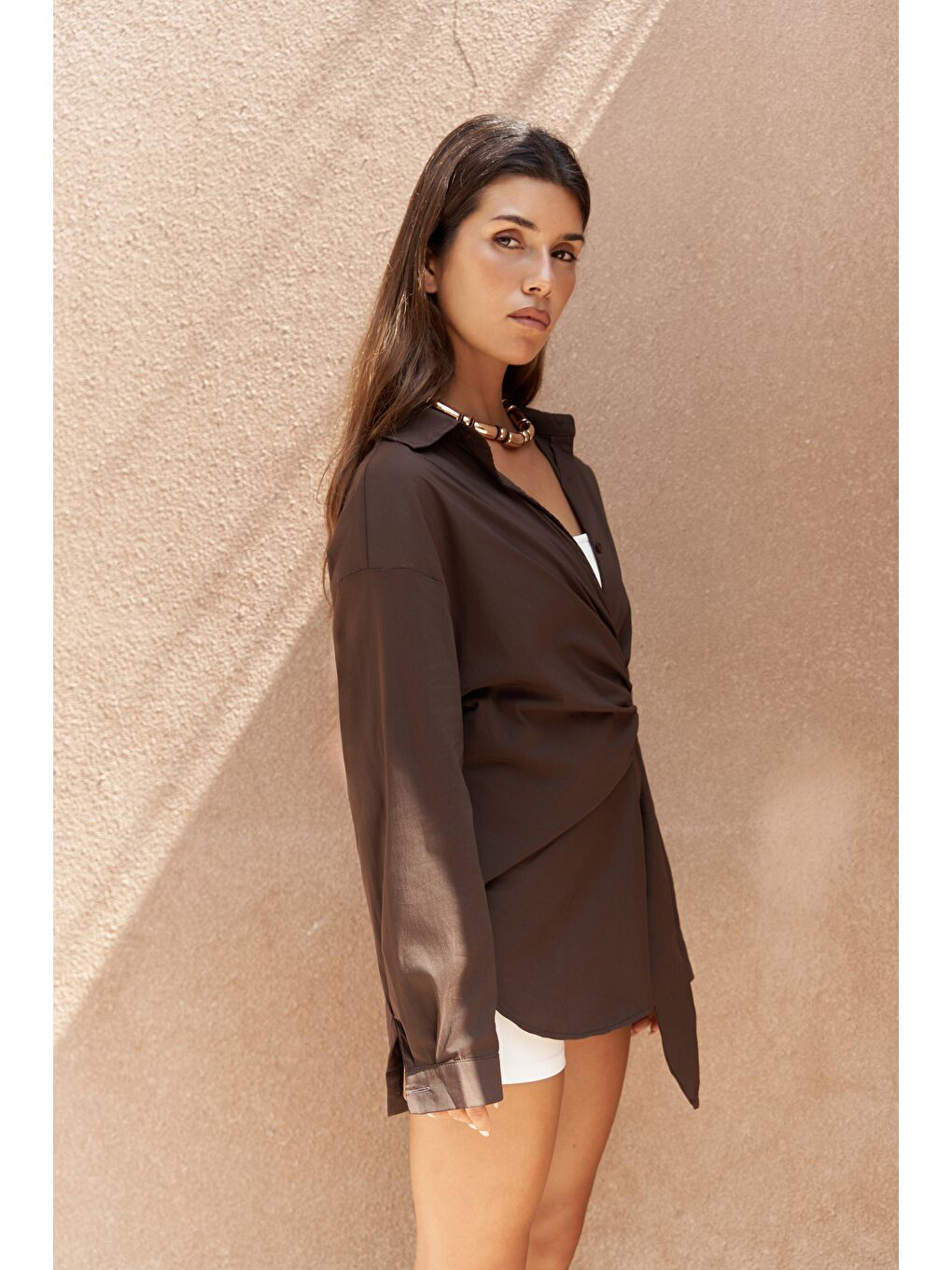 Kahverengi Ester Bağlamalı Koyu Kahve Gömlek-3