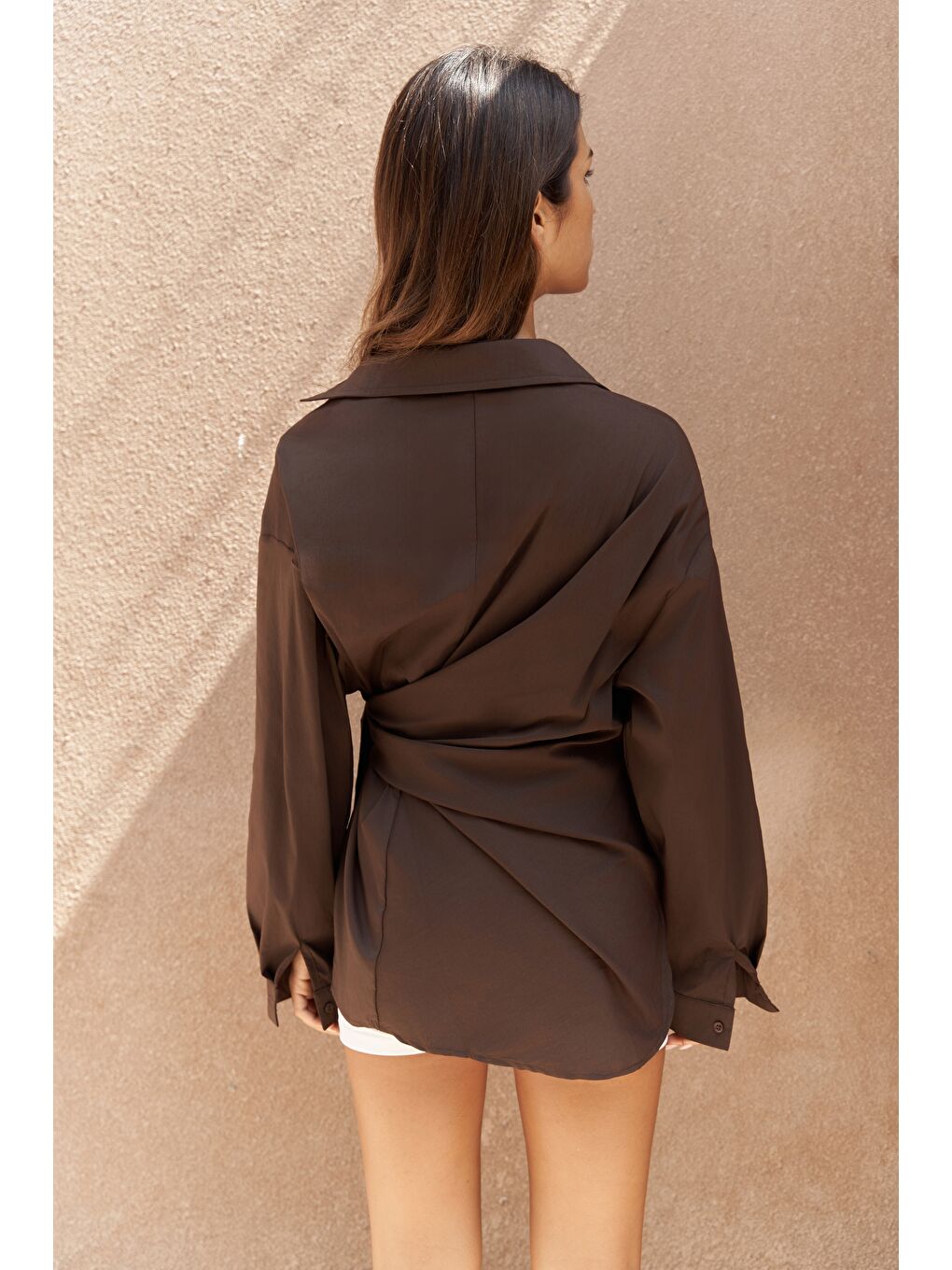Kahverengi Ester Bağlamalı Koyu Kahve Gömlek-4