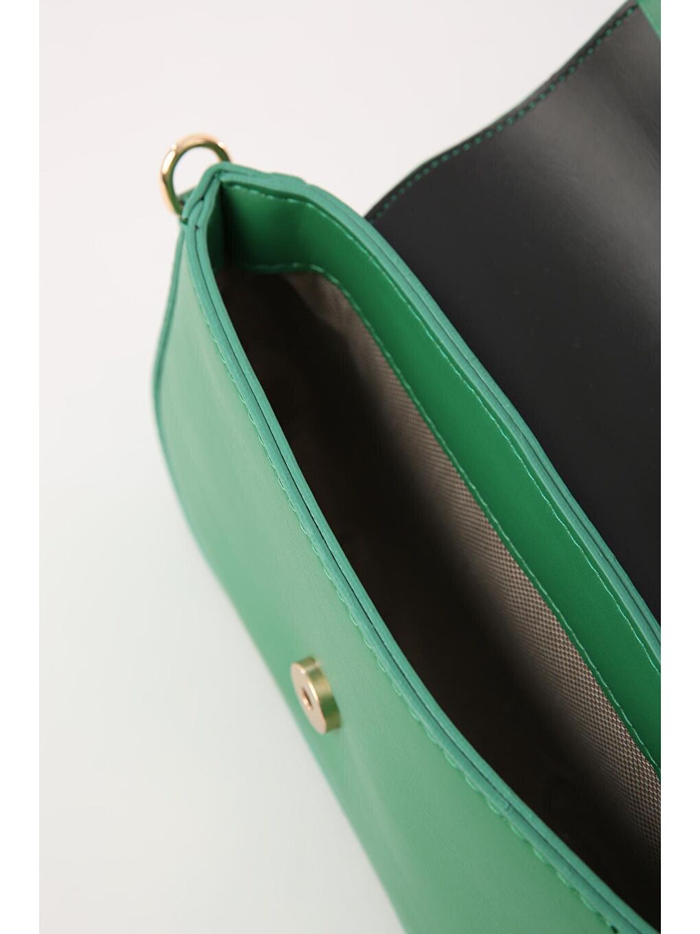 Yeşil Gold Tokalı Çapraz Askılı Minik Suni Deri Çanta-3