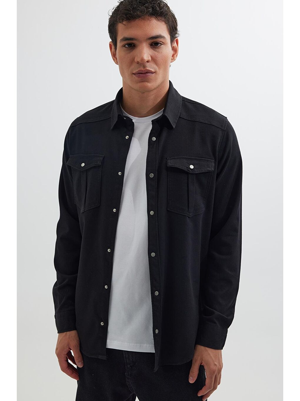 Slim Fit Uzun Kollu Dar Kesim Denim Jean Çift Cepli Spor Yaka Erkek Siyah %100 Pamuk Gömlek-4