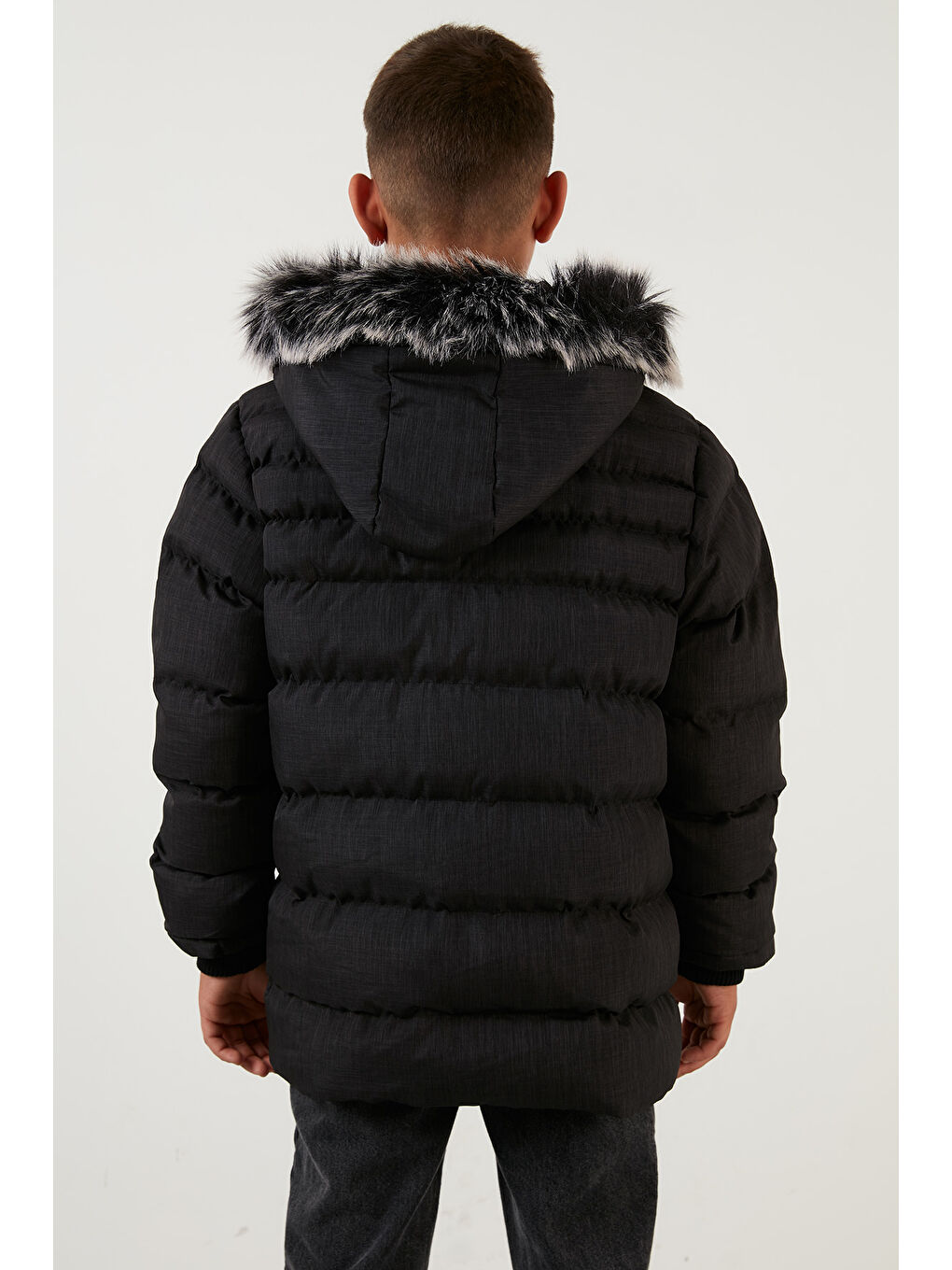 Siyah İçi Pelüş Astarlı Çıkarılabilir Kapüşonlu Cepli Kışlık Erkek Çocuk Mont 5760024-6