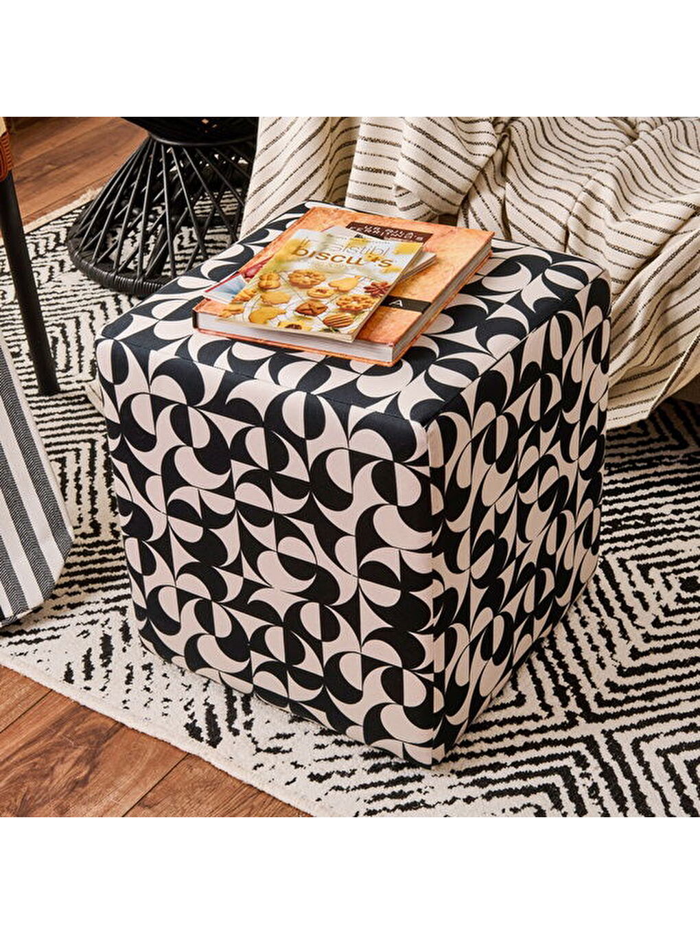 Elegant Puf - Siyah / Beyaz - 42x37x37 cm-5