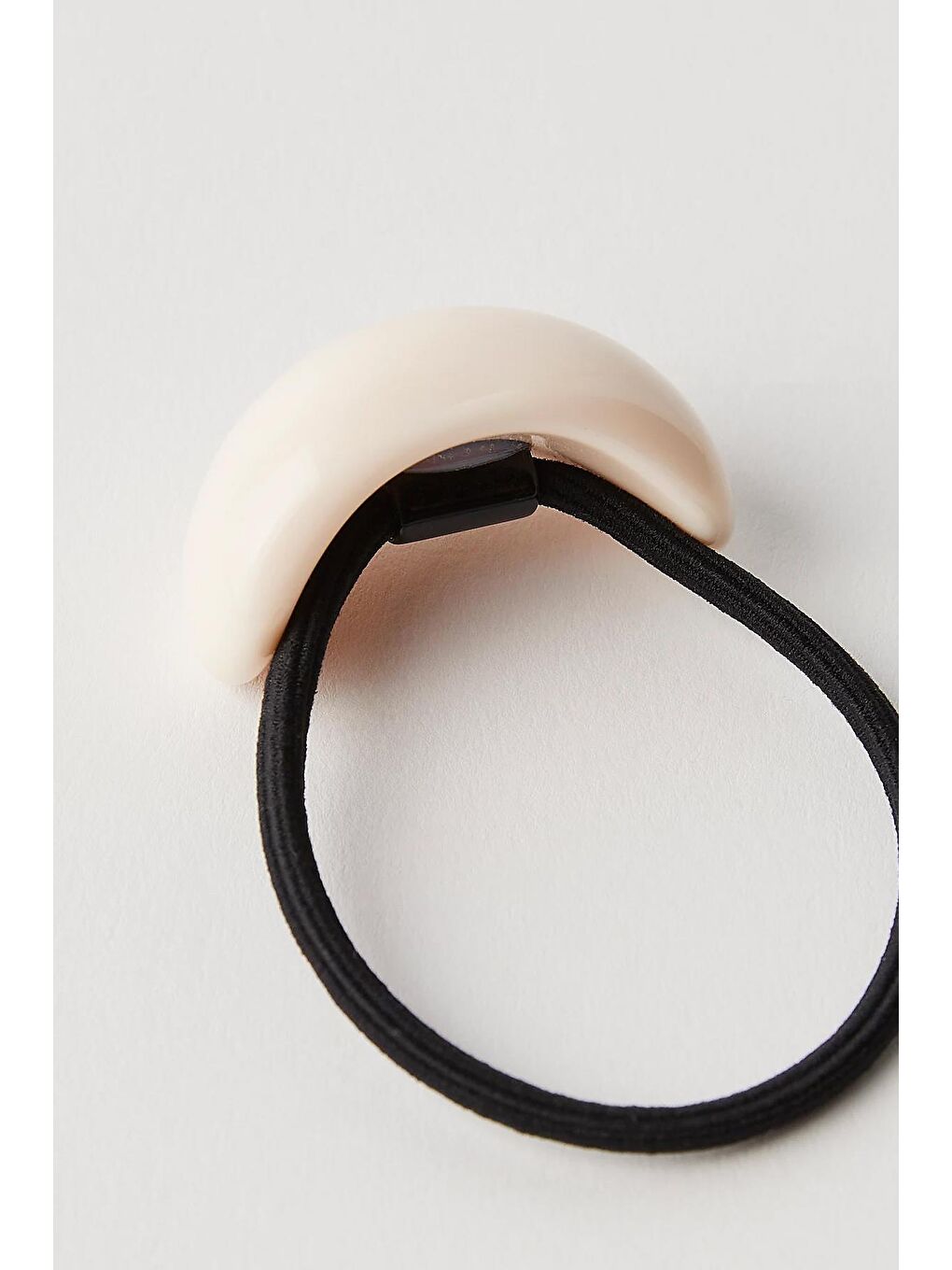 Beyaz Akrilik Lastikli At Kuyruğu Tokası-3