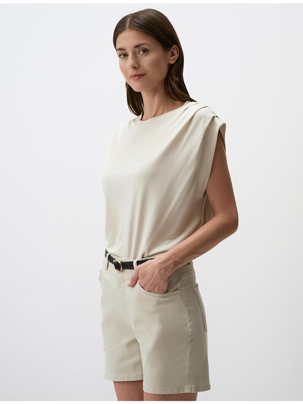 Bej Vizon Yuvarlak Yaka Kolsuz Örme Tişört