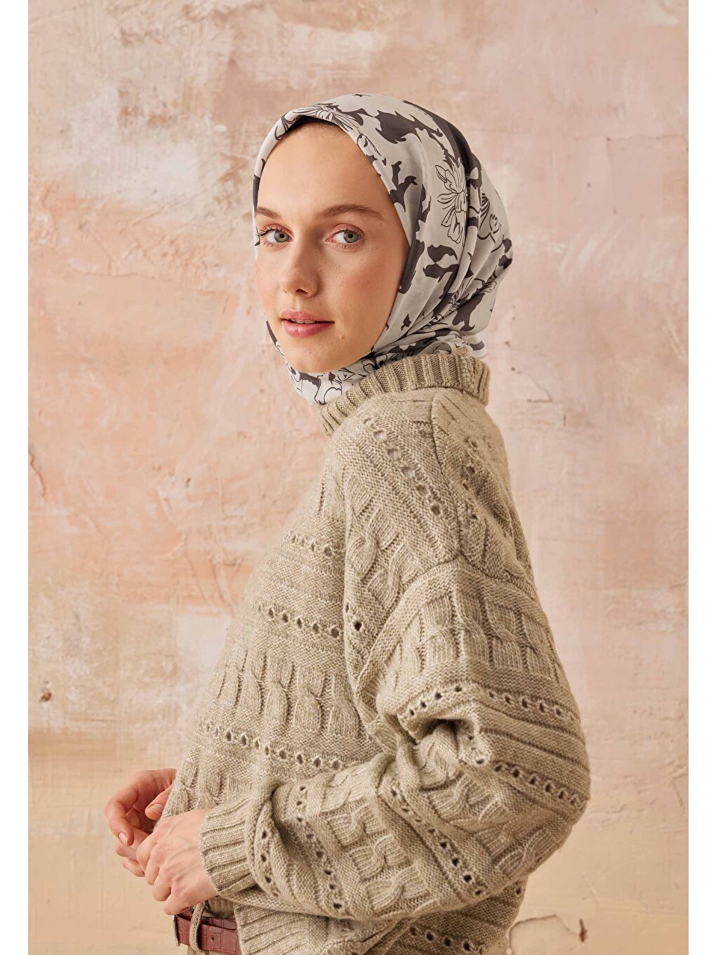 Kahverengi Peony Desen Pamuk İpek Eşarp Acı Kahve