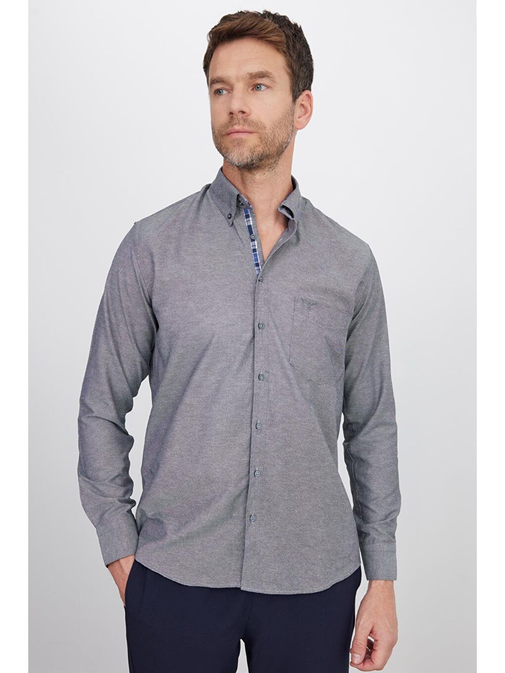 Erkek Regular Fit Klasik Kesim Pamuklu Oxford Doku Tek Cepli Gri Düğmeli Yaka Gömlek-3