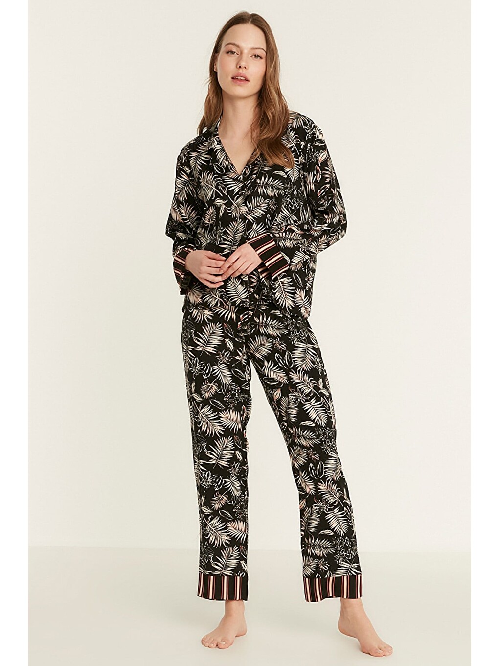 Desenli Viskon Uzun Kol Gömlekli Pijama Takım 9082 Siyah-4