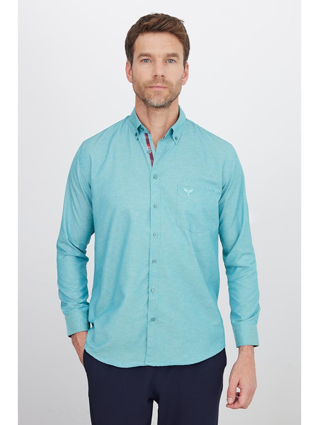 Erkek Regular Fit Klasik Kesim Pamuklu Oxford Doku Tek Cepli Turkuaz Düğmeli Yaka Gömlek