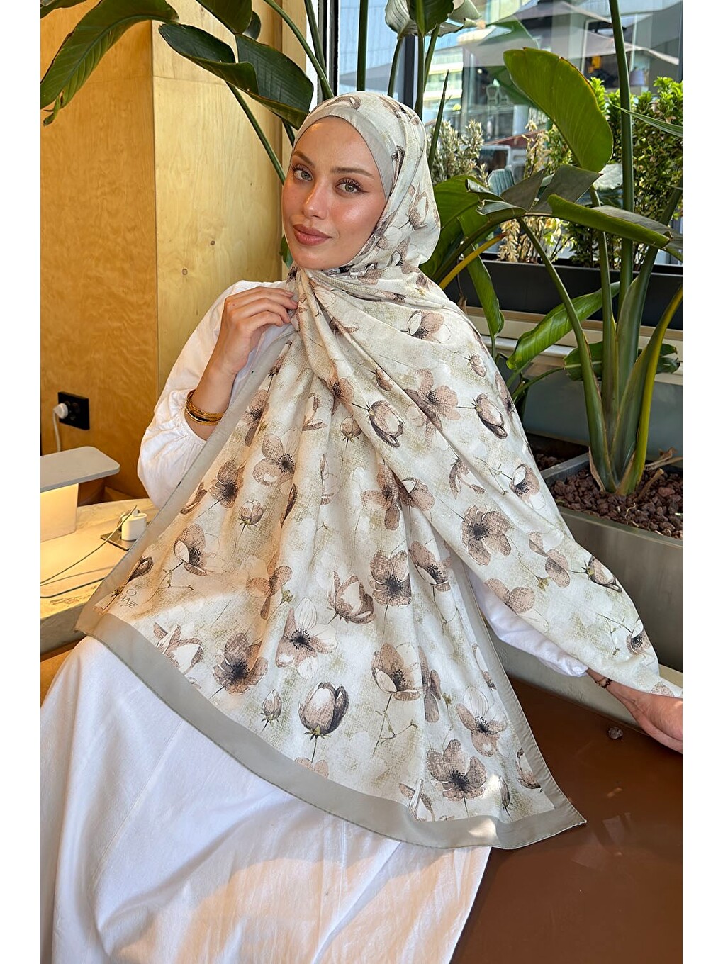 Çiçek Desen Lara Soft Şal Mint Yeşili-1