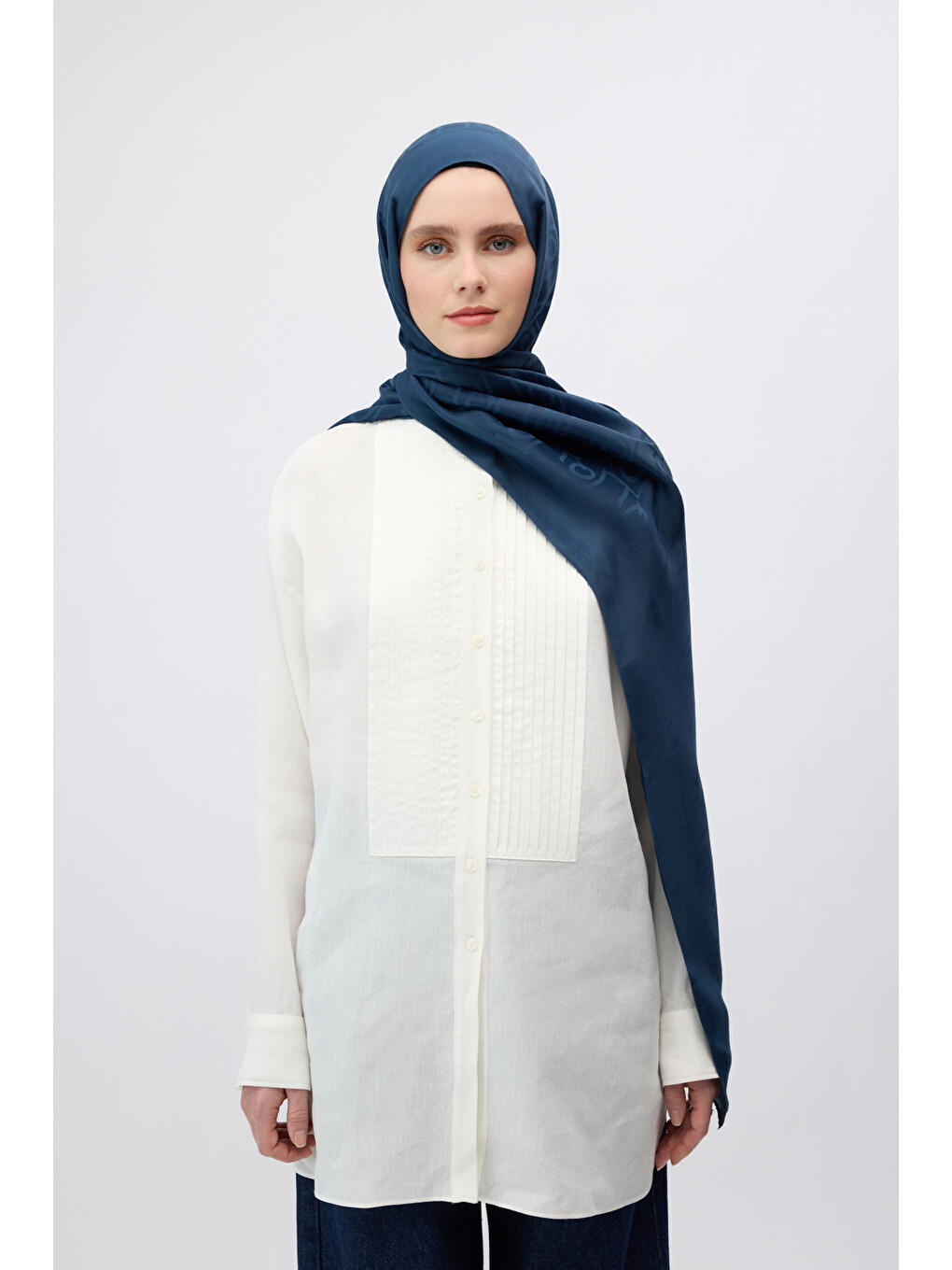 İpek Jakar Monogram Şal Lacivert-2