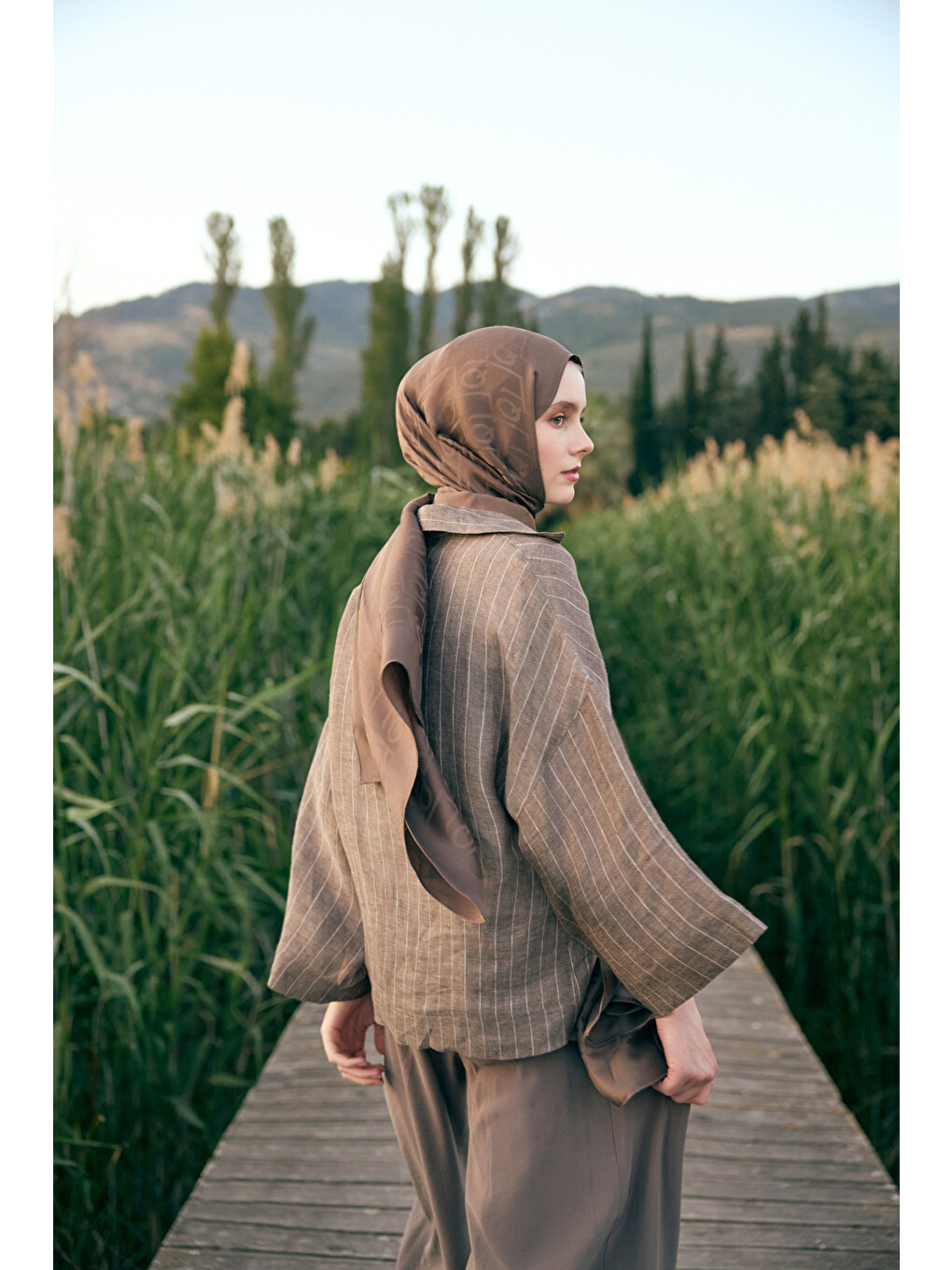 Kahverengi İpek Jakar Monogram Şal Soft Kahve-1