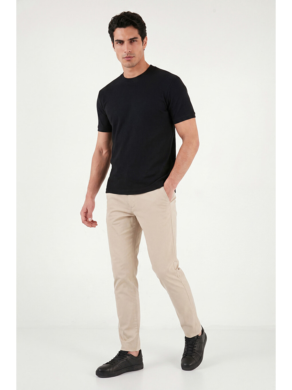 Siyah Regular Fit Çizgili Dokulu Bisiklet Yaka T Shirt 5904023-2