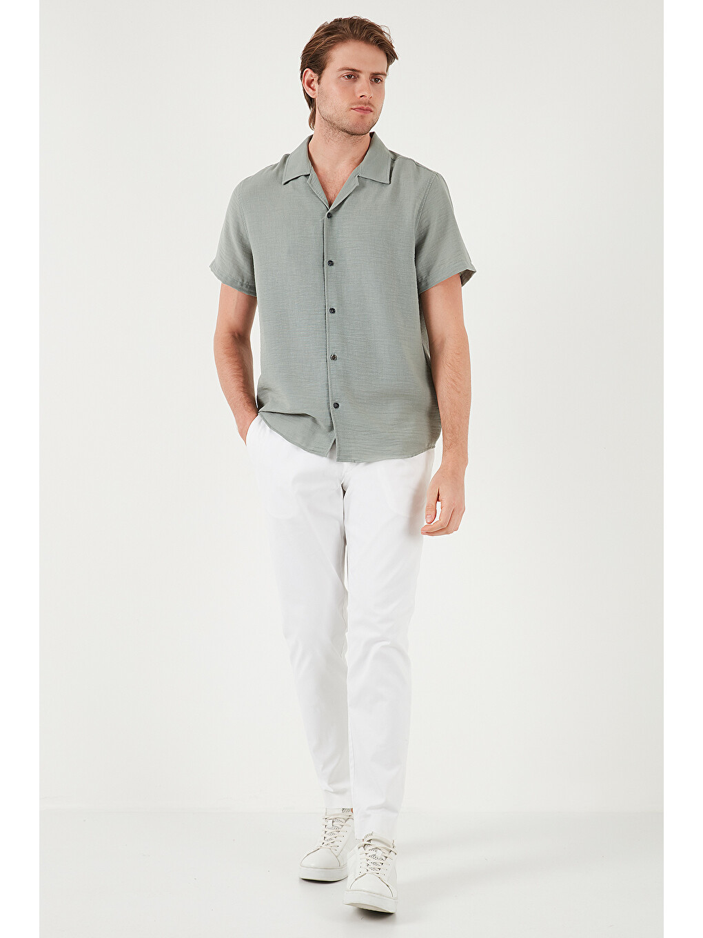 Yeşil Keten Görünümlü Kısa Kollu Apaş Yaka Regular Fit Gömlek Cf23s116775-2
