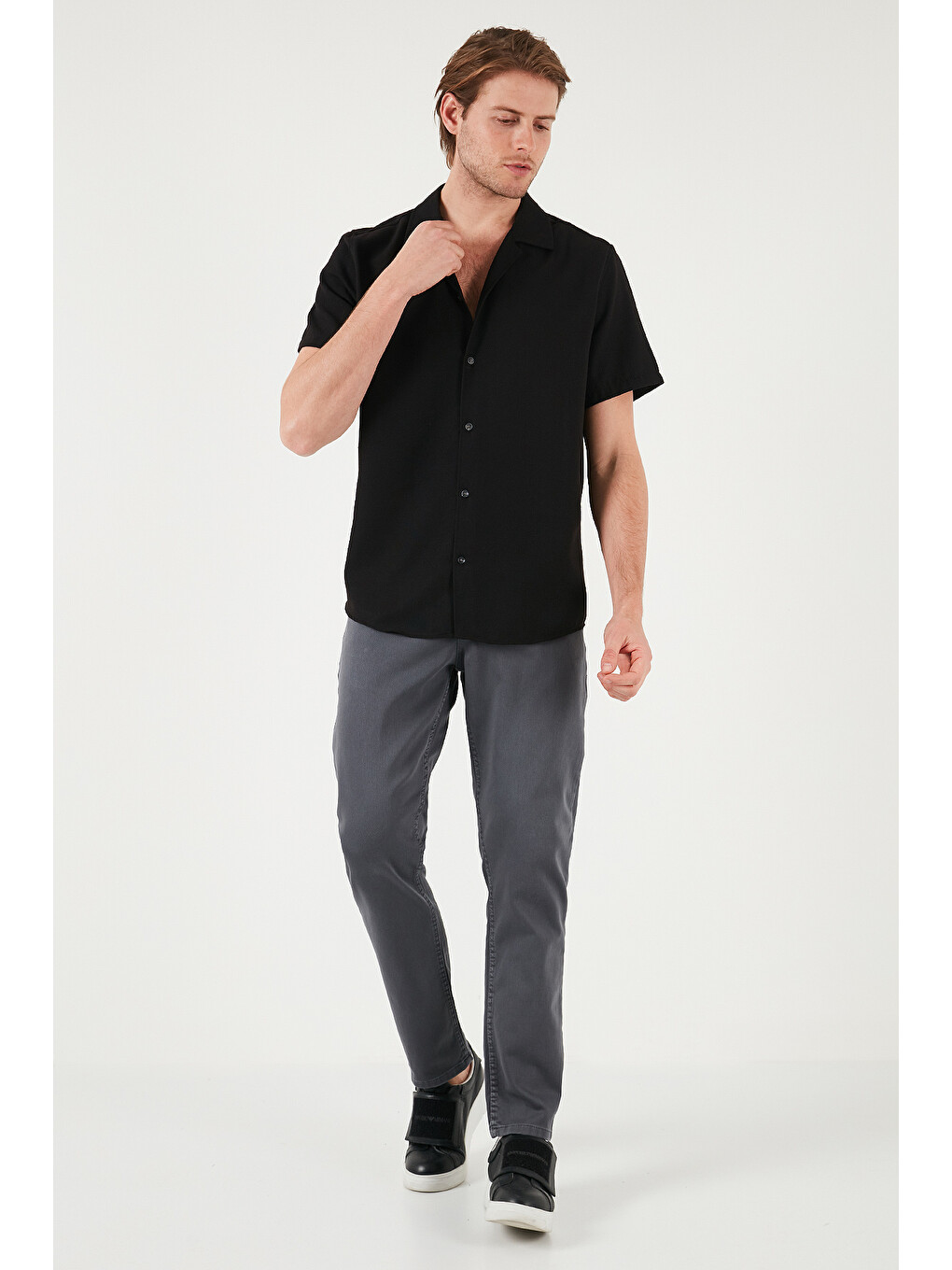 Siyah Keten Görünümlü Kısa Kollu Apaş Yaka Regular Fit Gömlek Cf23s116775-2
