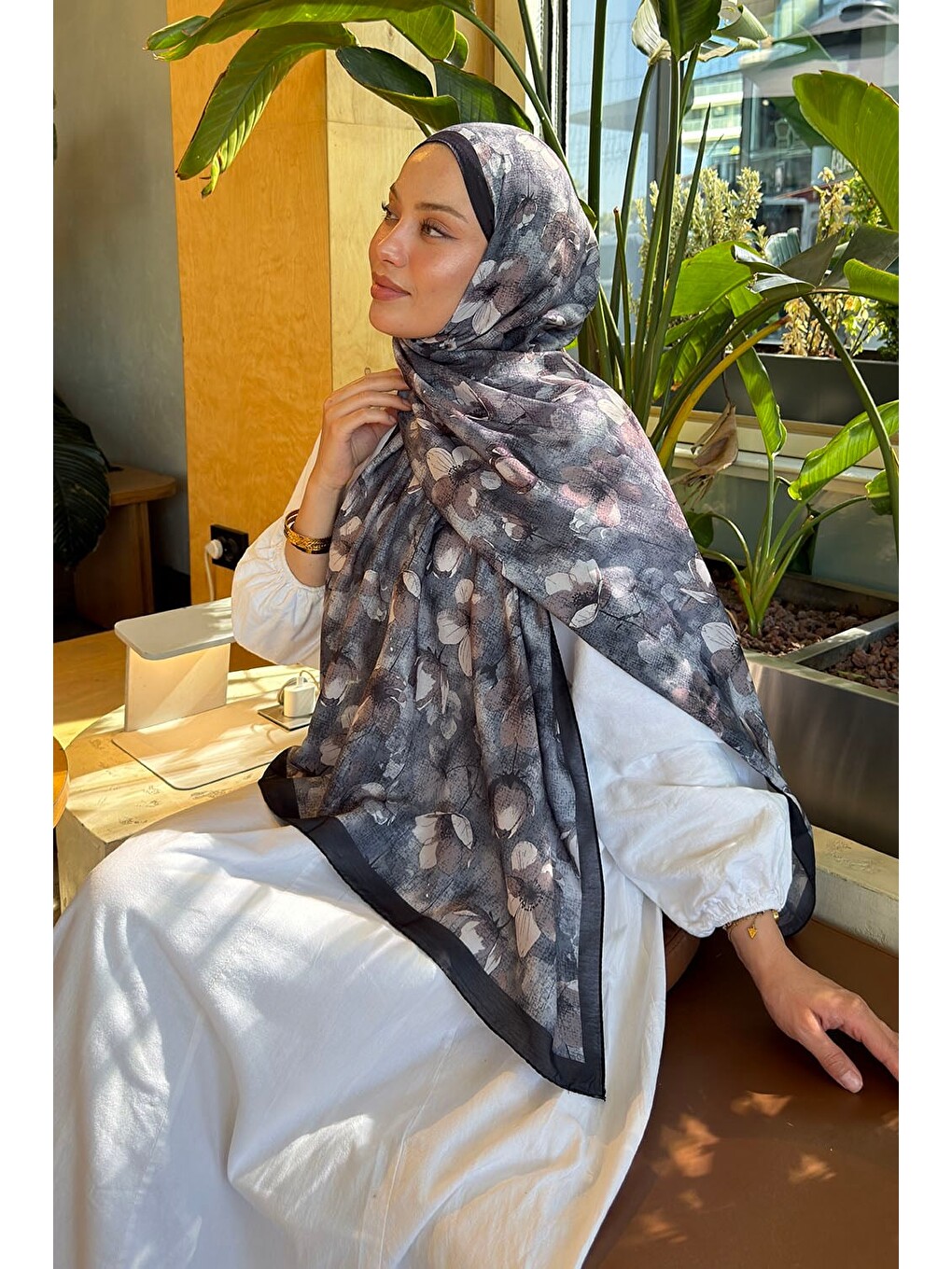 Çiçek Desen Lara Soft Şal Antrasit-2