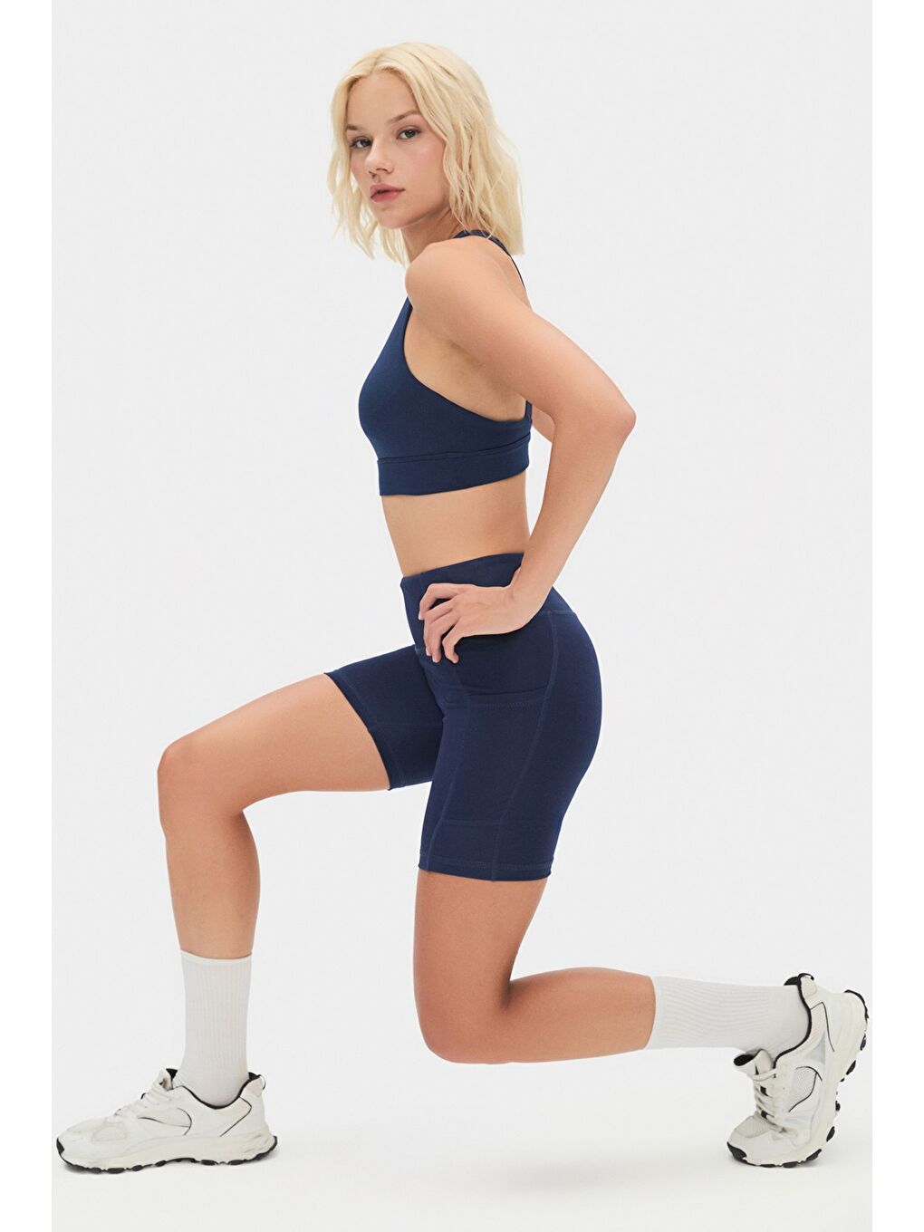 Joystar Lacivert Kadın Beyaz Yüksek Bel Toparlayıcı Çift Cepli Kısa Spor Tayt - 2