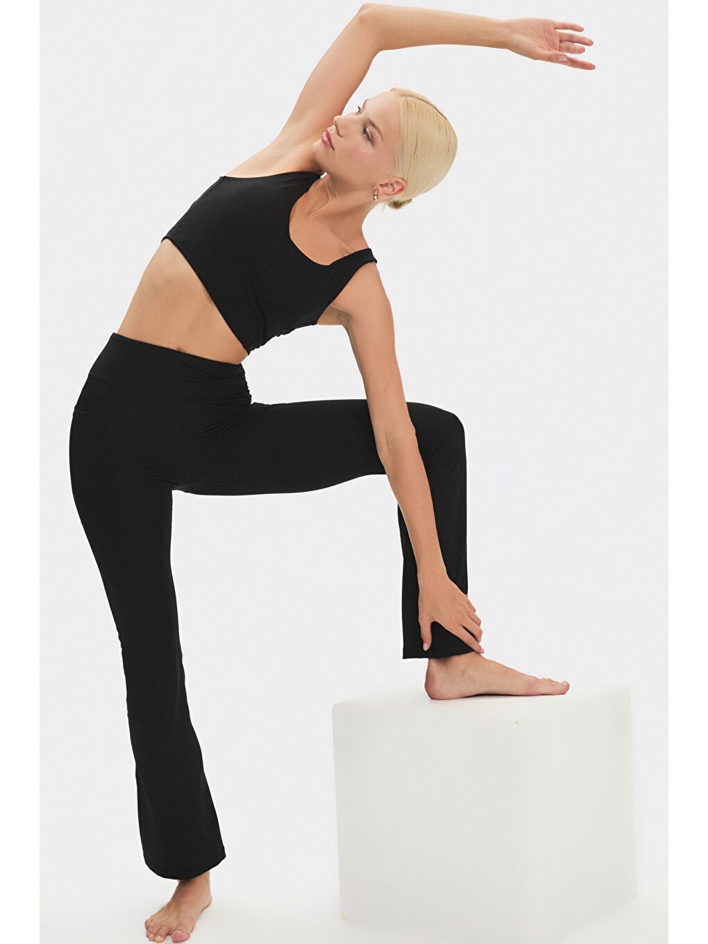 Siyah Kadın Yüksek Bel Toparlayıcı Çift Cepli Ispanyol Paça Tayt-4