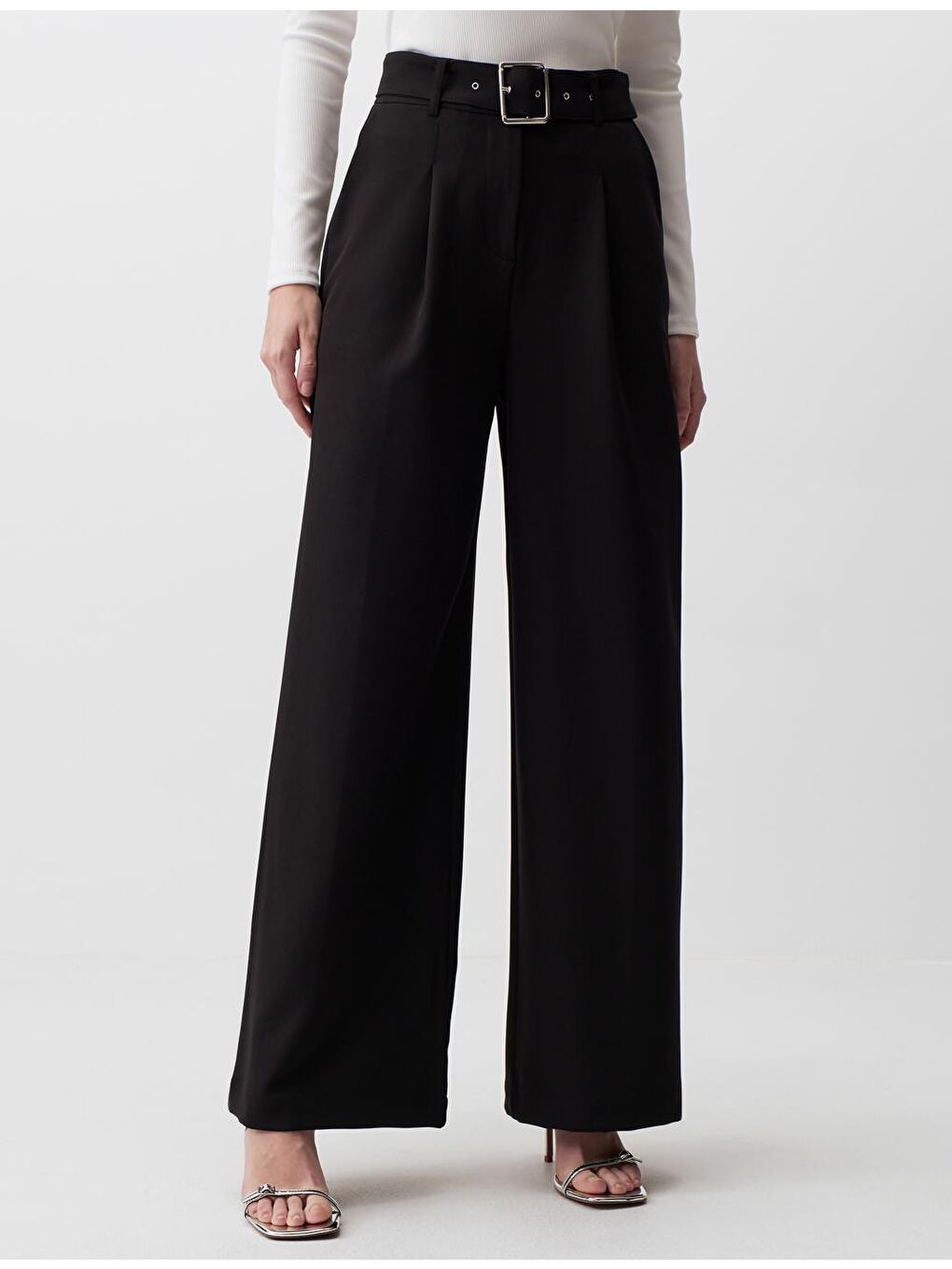 Siyah Yüksek Bel Bol Paça Kumaş Pantolon-1