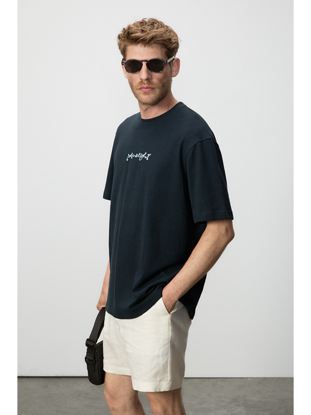 Saımon Erkek %100 Organik Pamuklu Yuvarlak Yakalı Nakış Detaylı Regular Fit Lacivert T-shirt-2