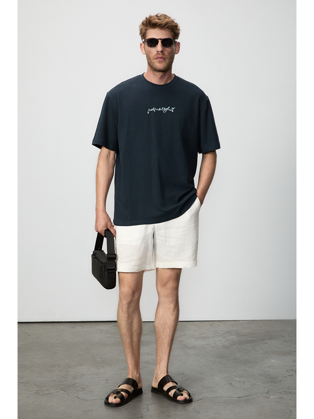 Saımon Erkek %100 Organik Pamuklu Yuvarlak Yakalı Nakış Detaylı Regular Fit Lacivert T-shirt-3