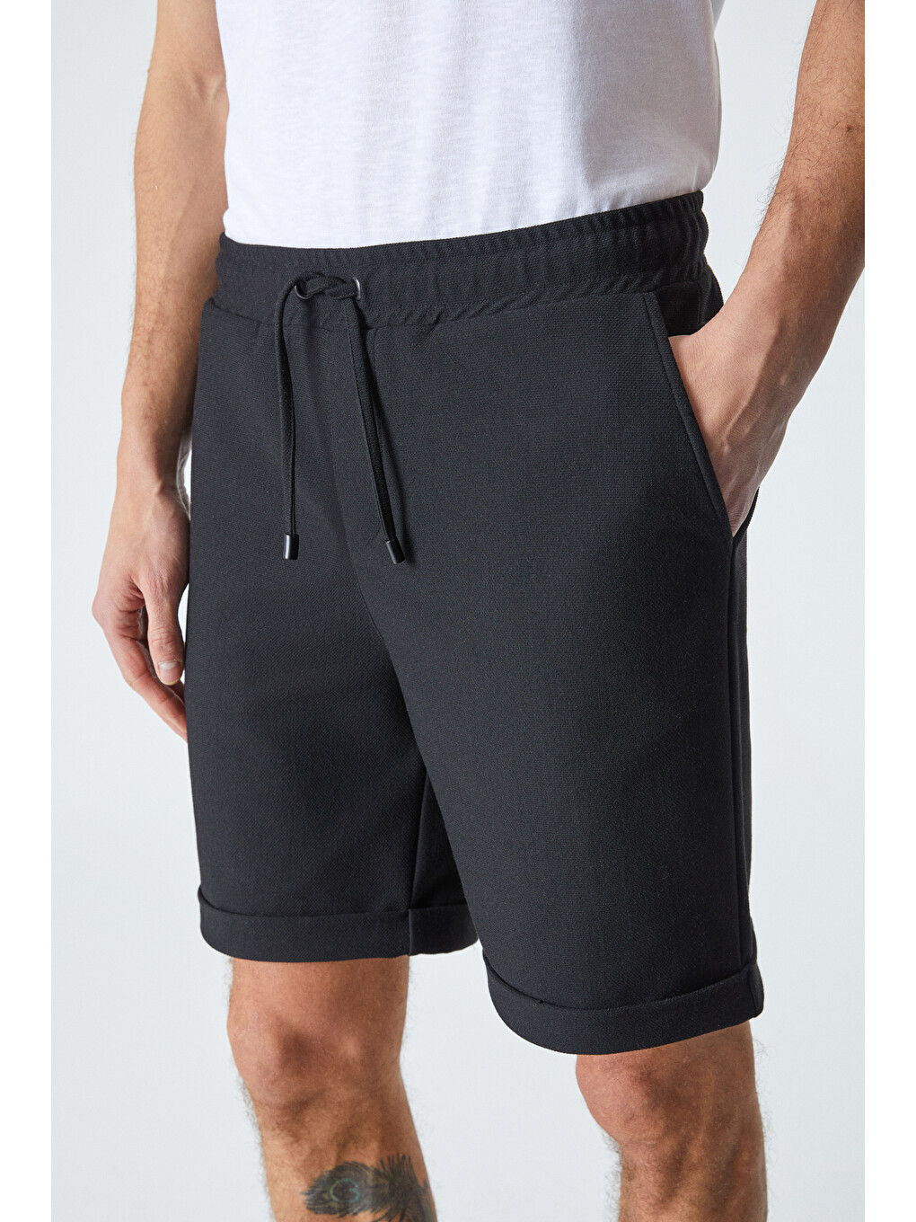 Erkek Comfort Fit Cepli Kordonlu Lastikli Bel Siyah Şort | Bermuda-3