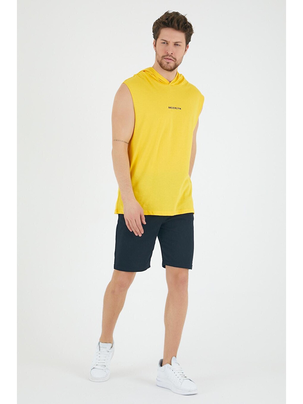 Sarı Erkek Kapüşonlu Regular Fit Brooklyn Baskılı Kolsuz Tişört Spr22ts121-3