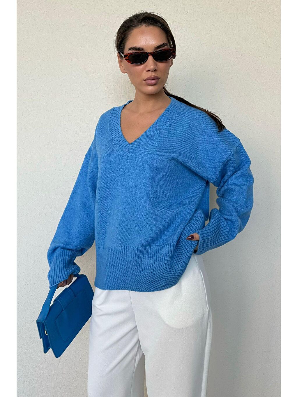 Mavi V Yaka Oversize Kadın Triko Kazak Mg2149-4