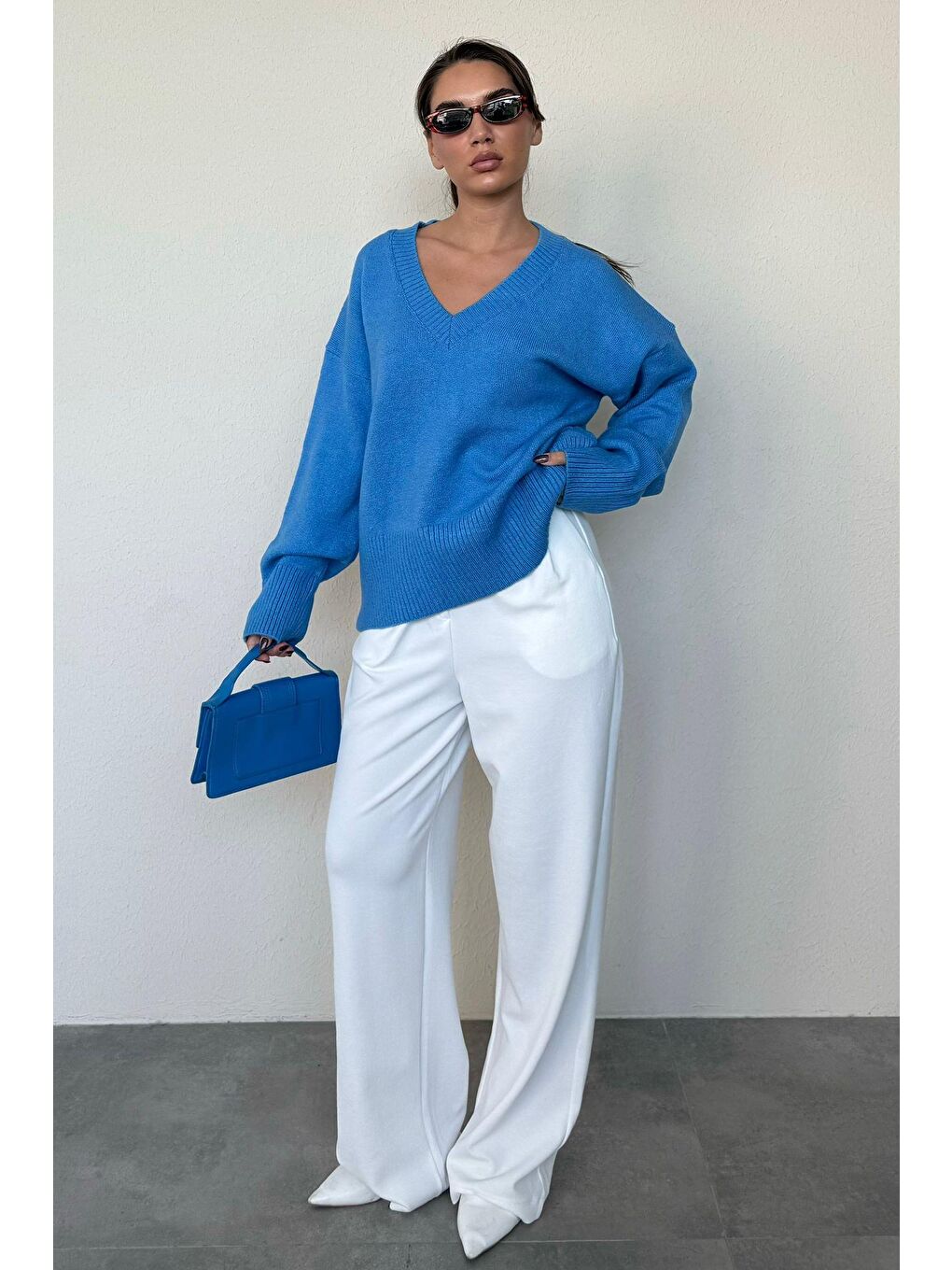 Mavi V Yaka Oversize Kadın Triko Kazak Mg2149-6