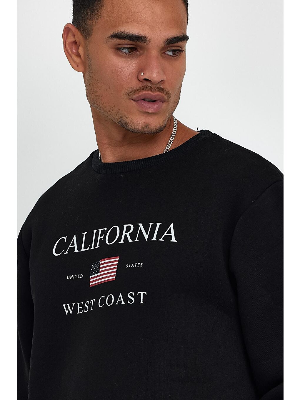 Siyah Erkek Bisiklet Yaka Regular Fit İçi Polarlı 3 İplik Amerikan Baskılı Swetashırt spr24sw26-3