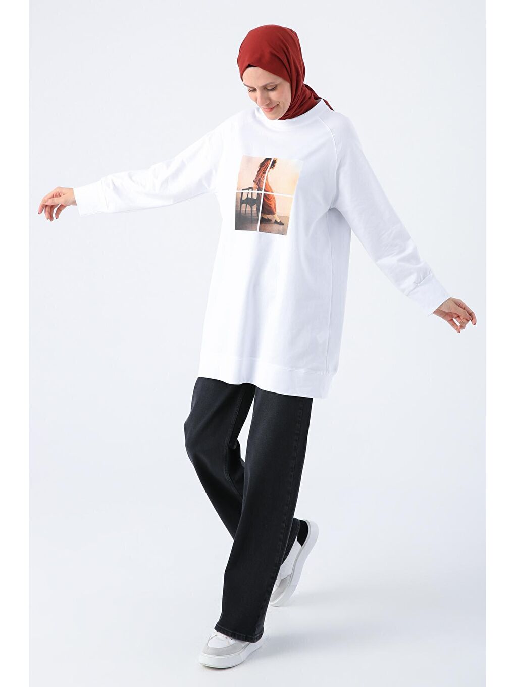 Beyaz Fotoğraf Baskılı Sweat Tunik