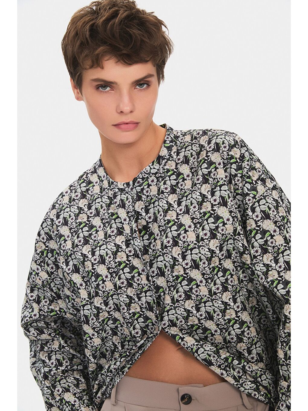 Siyah Kadın Exclusive Geniş Kalıp Çiçek Desenli Hakim Yaka %100 Pamuk Gömlek Elbise-2