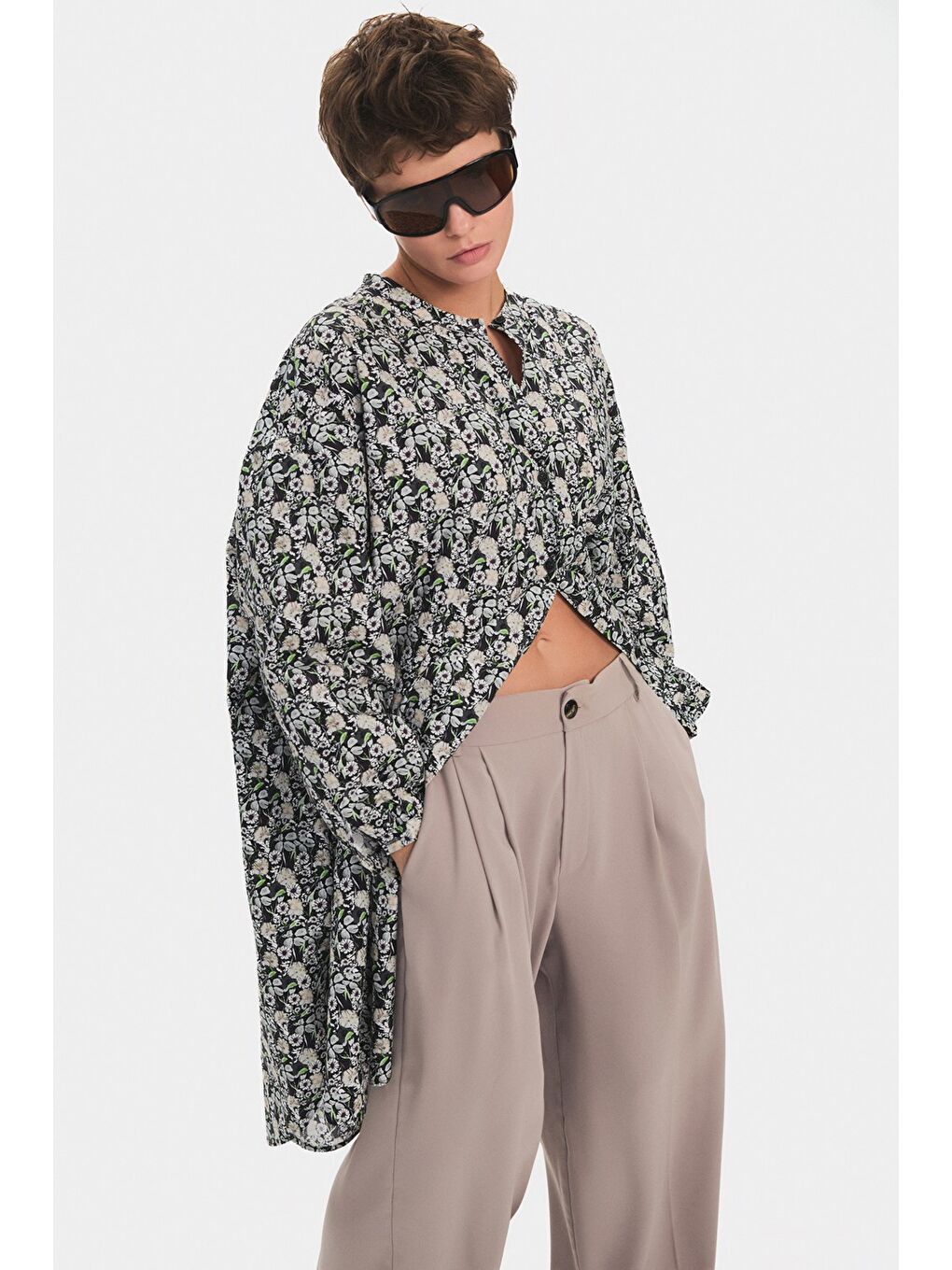 Siyah Kadın Exclusive Geniş Kalıp Çiçek Desenli Hakim Yaka %100 Pamuk Gömlek Elbise-3