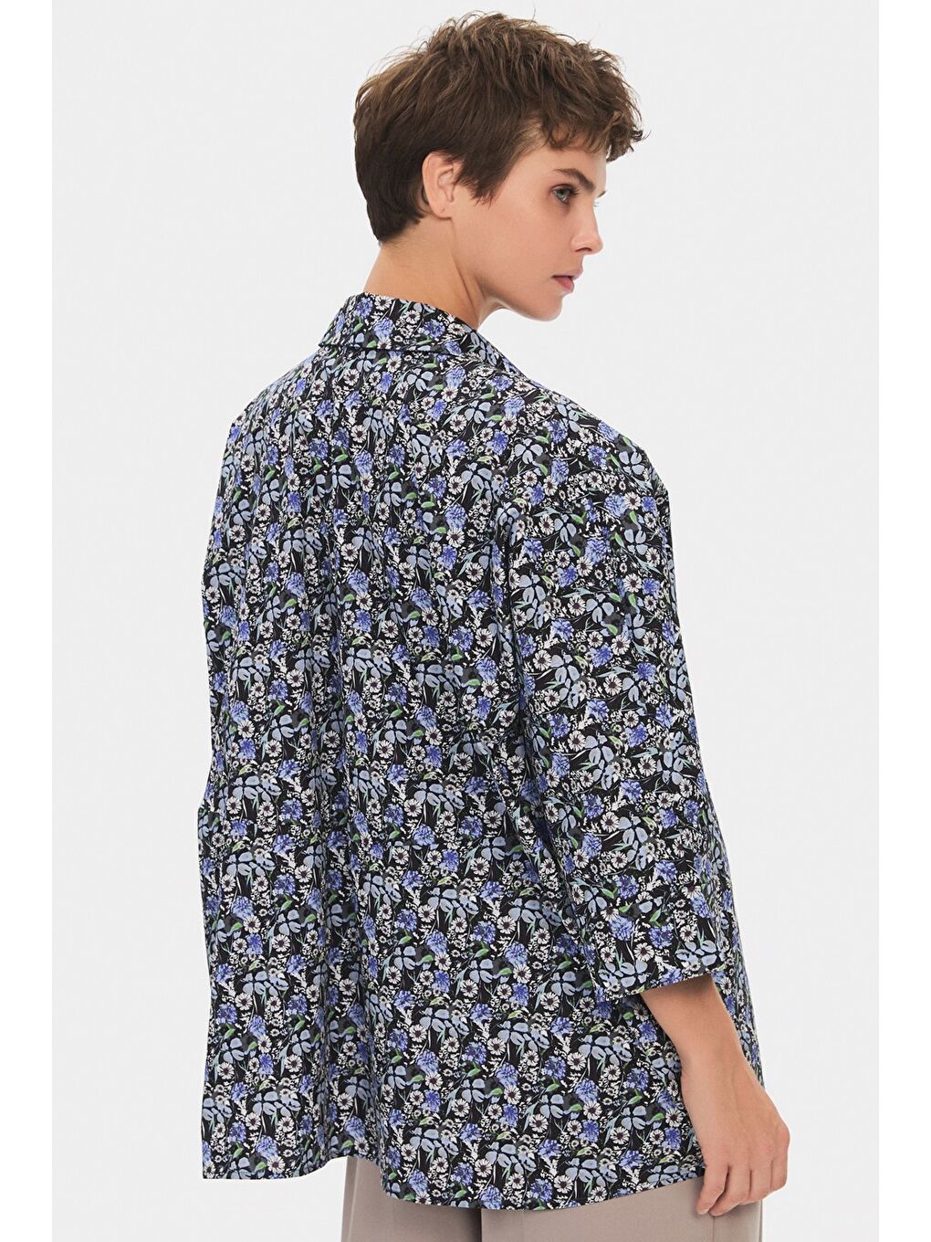 İndigo Kadın Exclusive Geniş Kalıp Çiçek Desenli Pamuk Gömlek