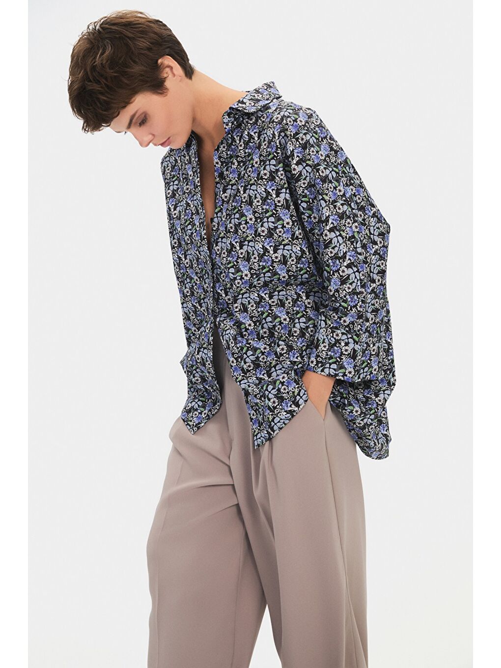 İndigo Kadın Exclusive Geniş Kalıp Çiçek Desenli Pamuk Gömlek-1