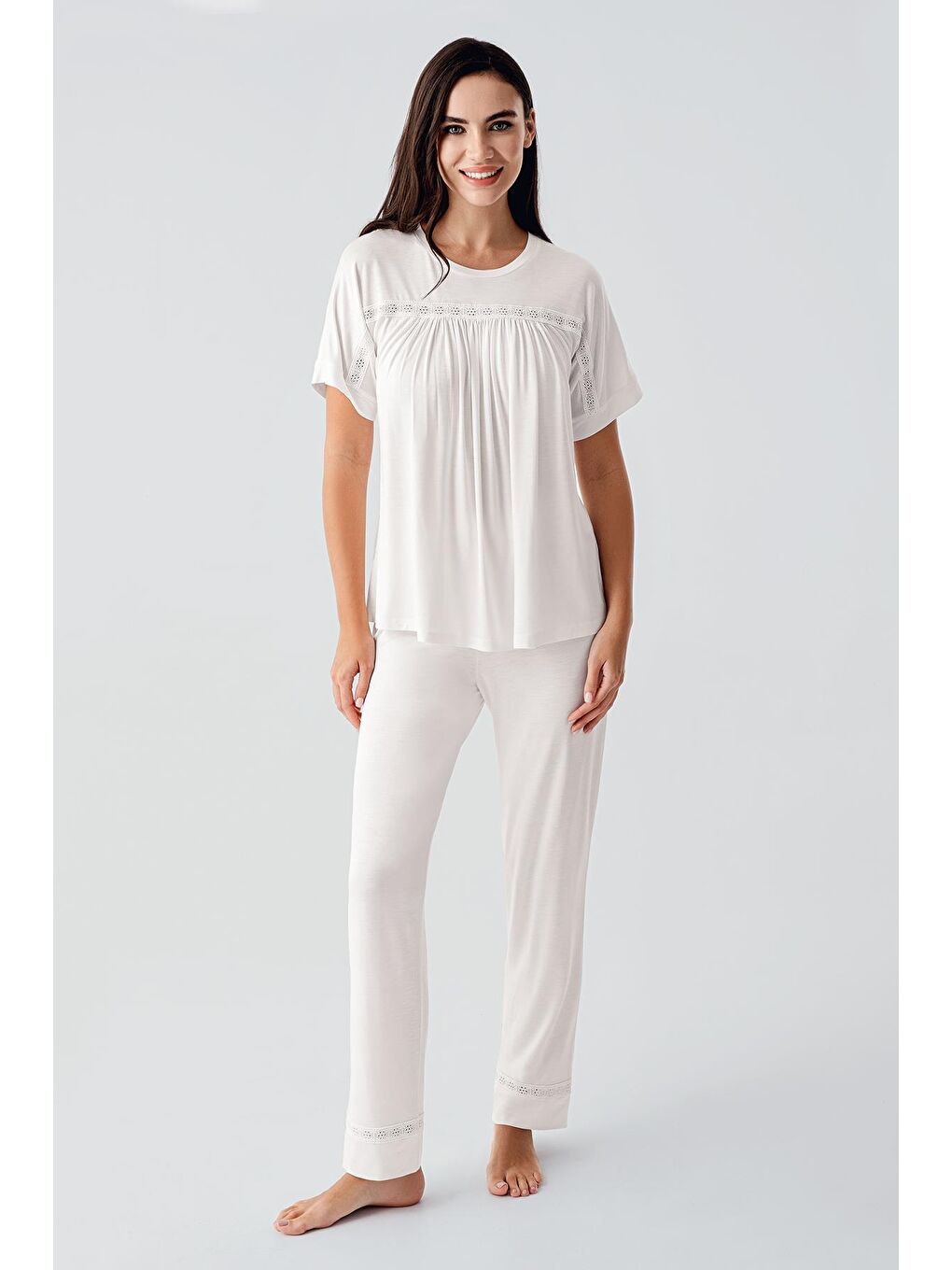 Ekru Dantelli Kısa Kollu Esnek Viskoz Pijama Takım 17204