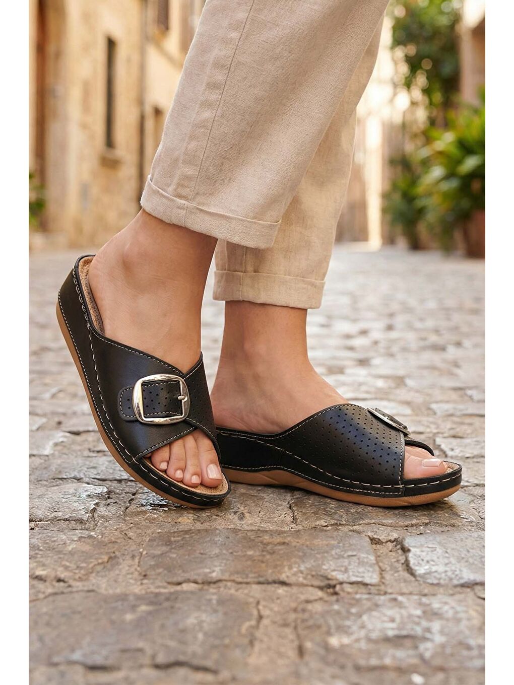 Siyah Kadın Yazlık Masaj Taban Tek Toka Ayarlanabilir Yüksek Topuk Günlük Terlik