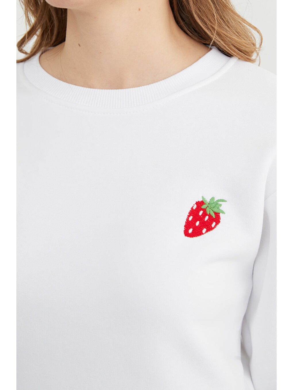 Kırmızı 3 İplik Çilek Nakışlı Crop Sweatshirt-4
