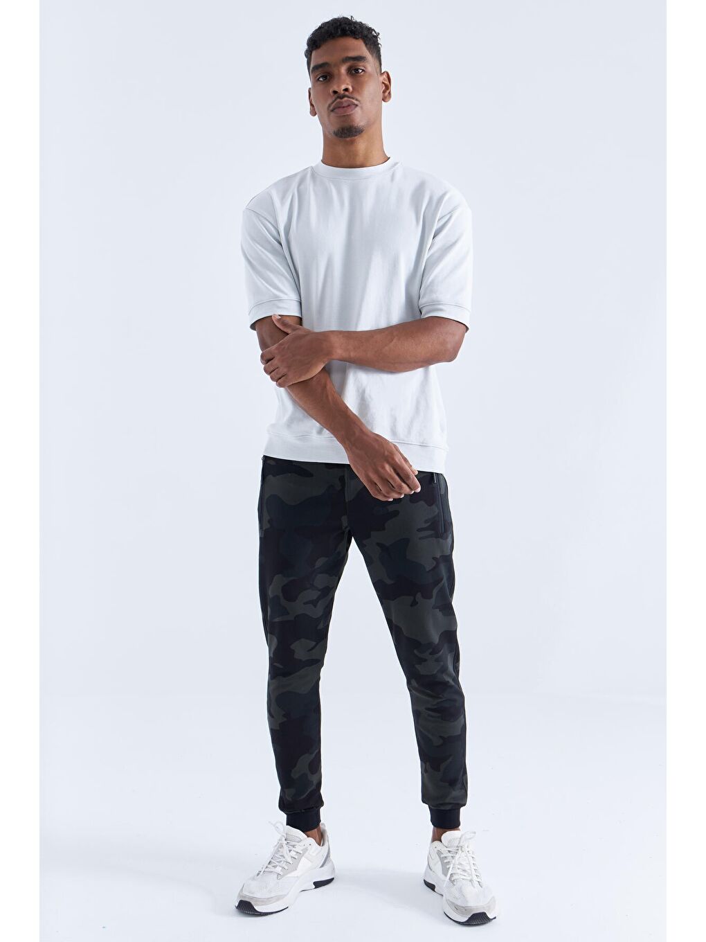 Siyah Gölge Kamuflaj Desenli Dar Kalıp  Erkek Jogger Eşofman Altı- 84754-1