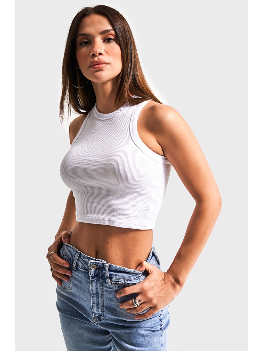 Kadın Beyaz Renk Halter Yaka İnce Fitil Kaşkorse Crop Top-2