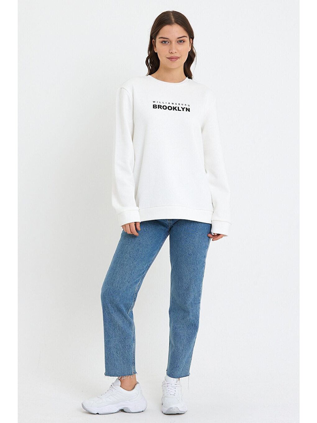 Ekru Kadın Bisiklet Yaka Oversize Fit Brooklyn Baskılı İnce Sweatshirt SPR23SWK330-1